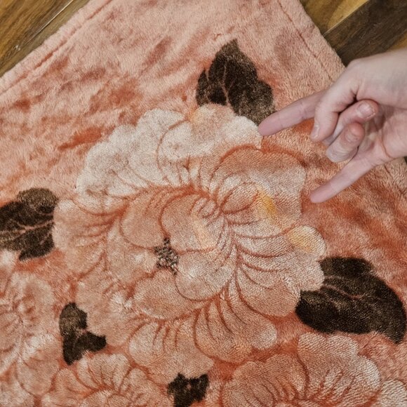MCM VTG 1950s Korean Mink Peach Pink Floral Blanket Coverlet Twin‎ Heavy 58x81" - Picture 8 of 15